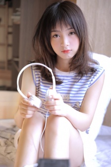 每个世界都被主角睡来睡去可乐饼